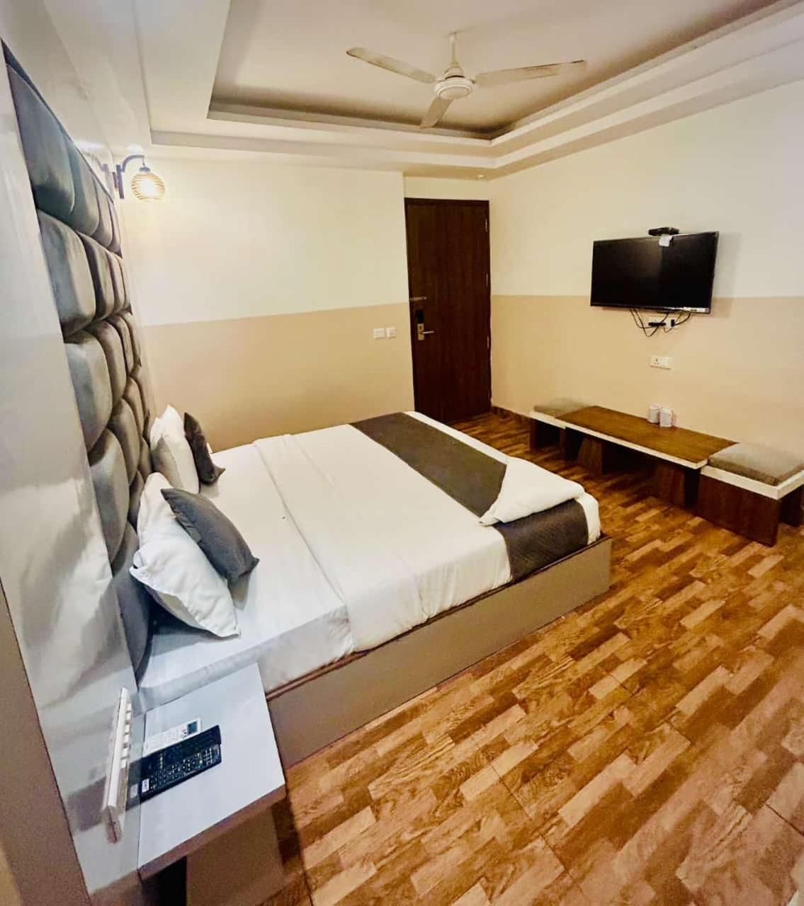 Hotel Airport City 뉴델리 외부 사진